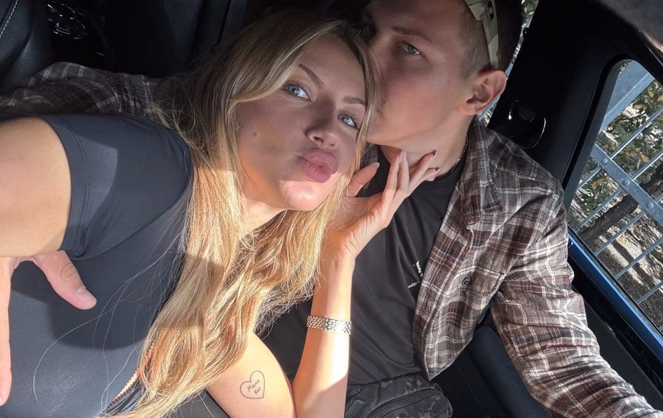 Леся Нікітюк вразила відвертими знімками з нареченим у військовій формі