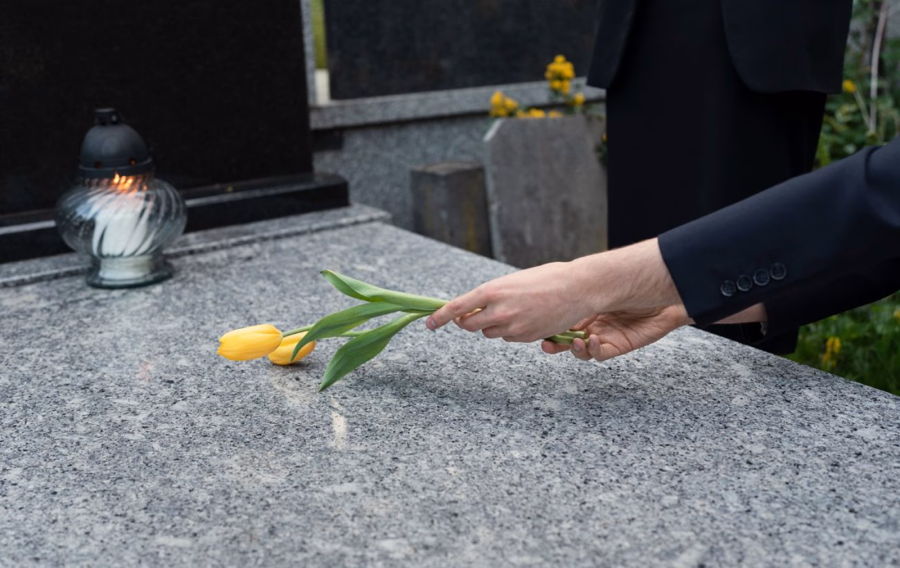 Як вшанувати пам'ять померлих: рекомендації на Троїцьку поминальну суботу 2025 року