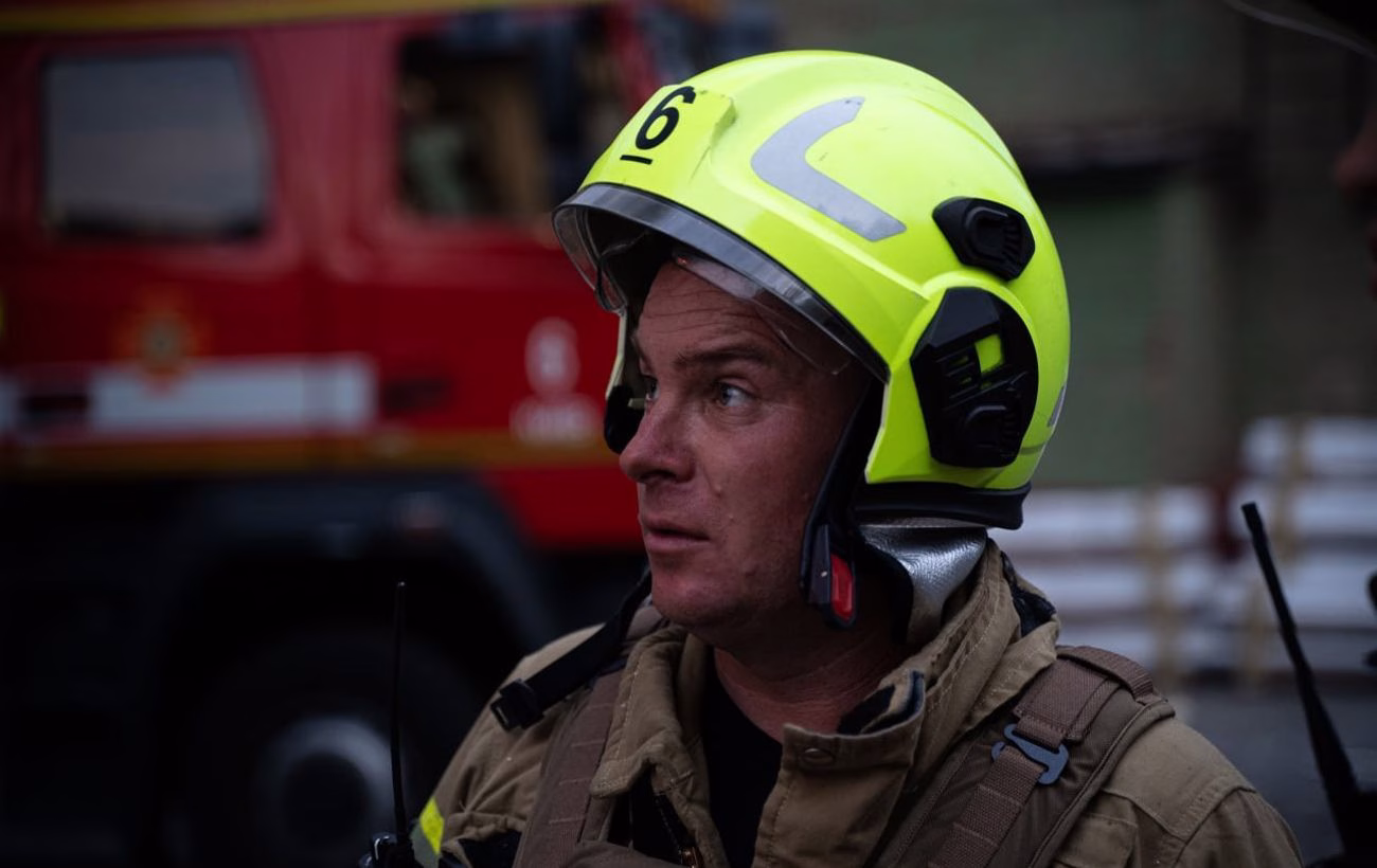 РФ атакує "Шахедами" район багатоквартирних будинків у Чернігові: первинна інформація та деталі події