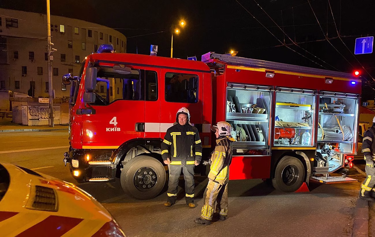 Київ знову сколихнули потужні вибухи після попередження про балістичні атаки