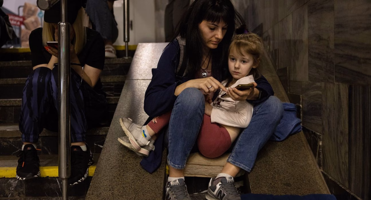 У небі над Києвом та регіоном: тривога та її витоки.