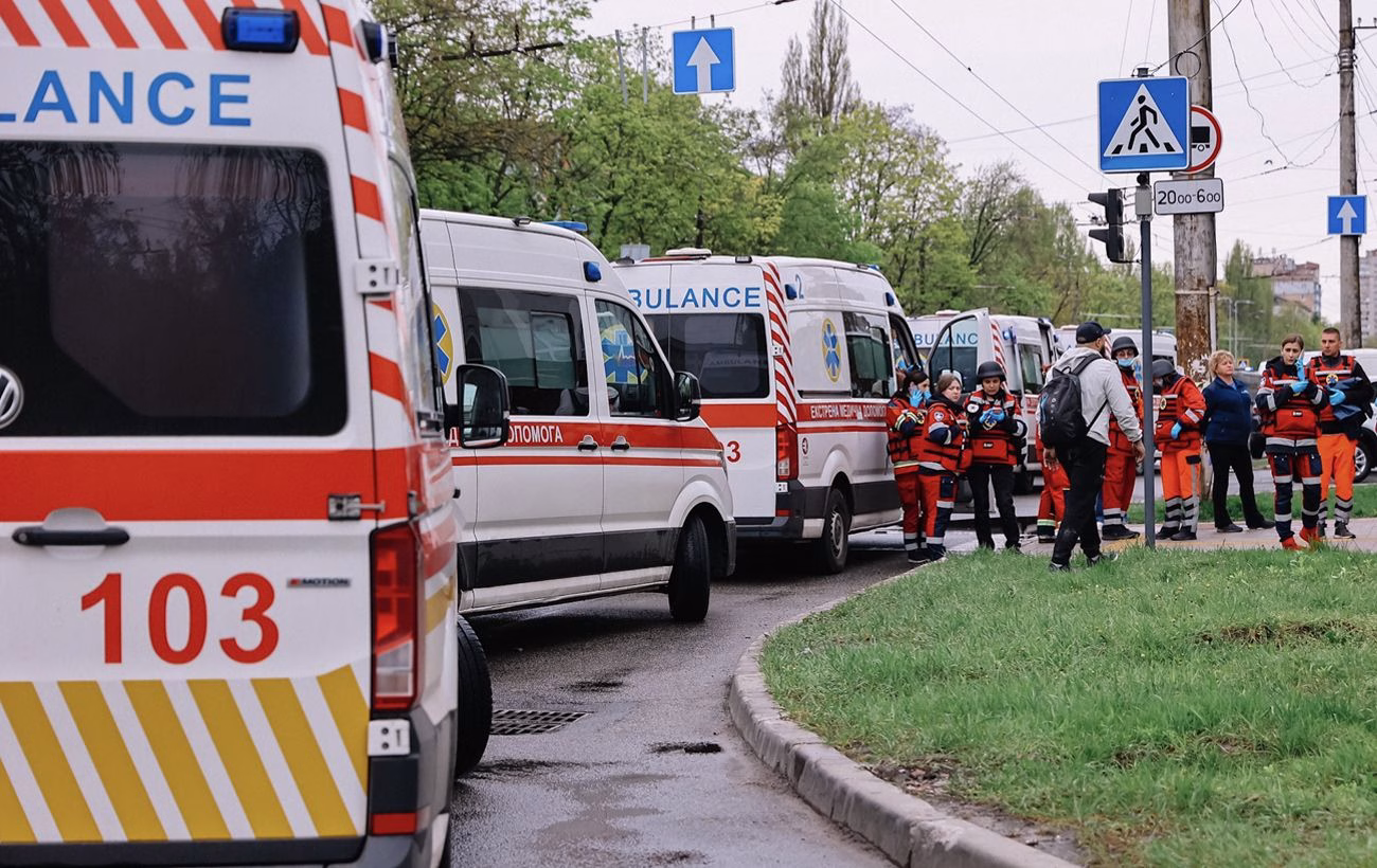 Дрони завдали удару по Запоріжжю: виникло задимлення, поранено місцевого жителя.