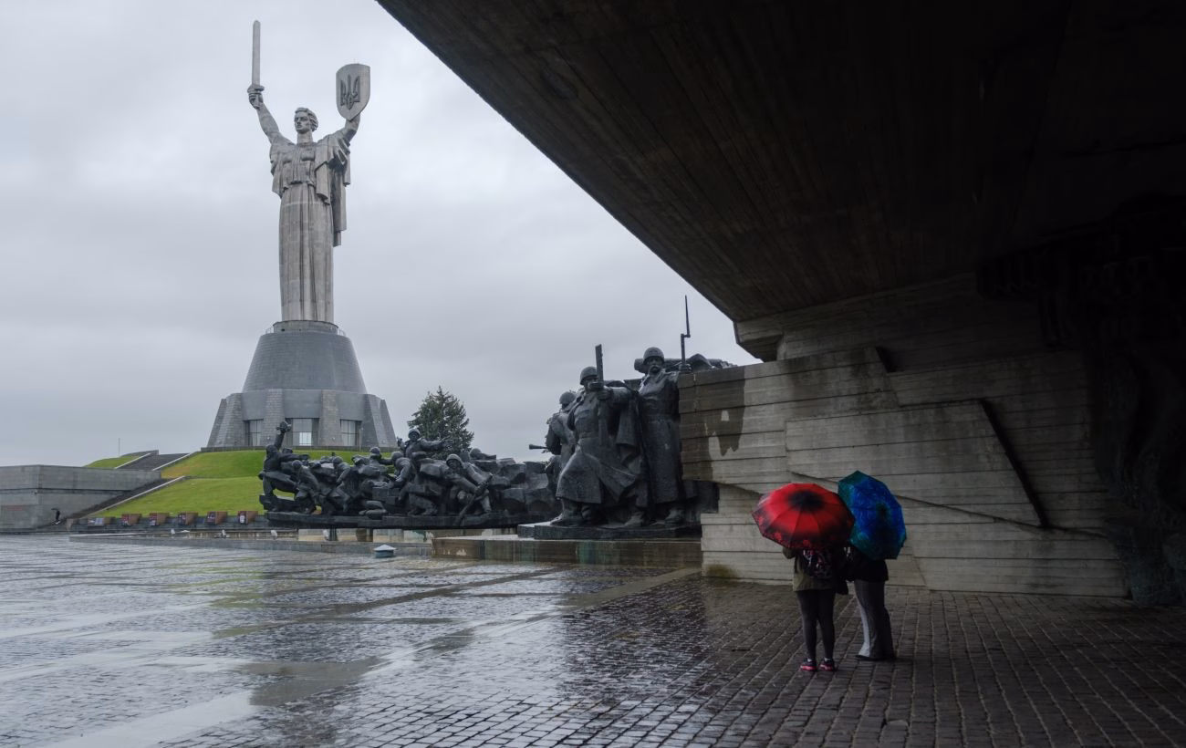 Очікується нестабільність: зливи та локальні грози охоплять більшість регіонів сьогодні
