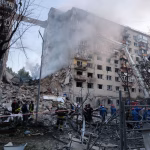 Вишуканий сніданок: ніжні сирники з багатим букетом шпинату та спаржі