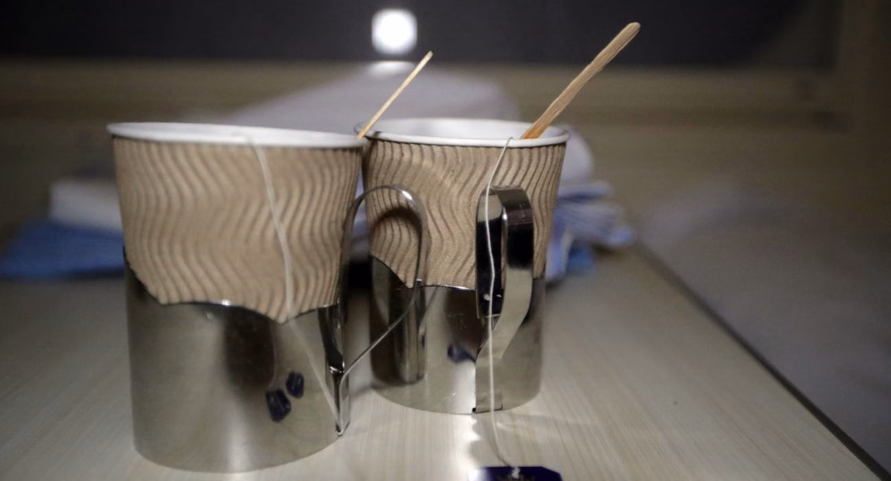 "Укрзалізниця" оновлює ціни на напої вперше за 6 років: подорожчання чаю та кави в поїздах