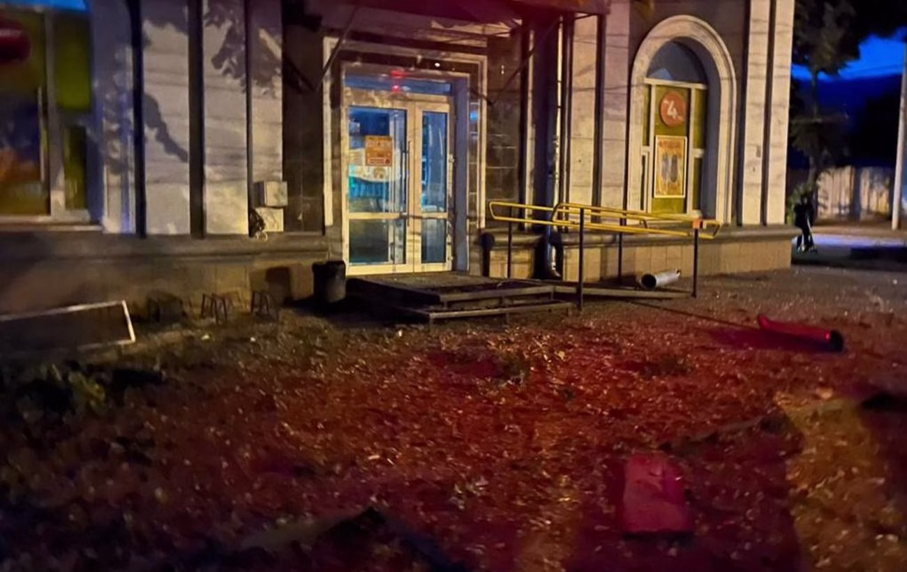 У результаті удару «Ланцетом» по багатоповерхівці в Сумах постраждала жінка: подробиці інциденту