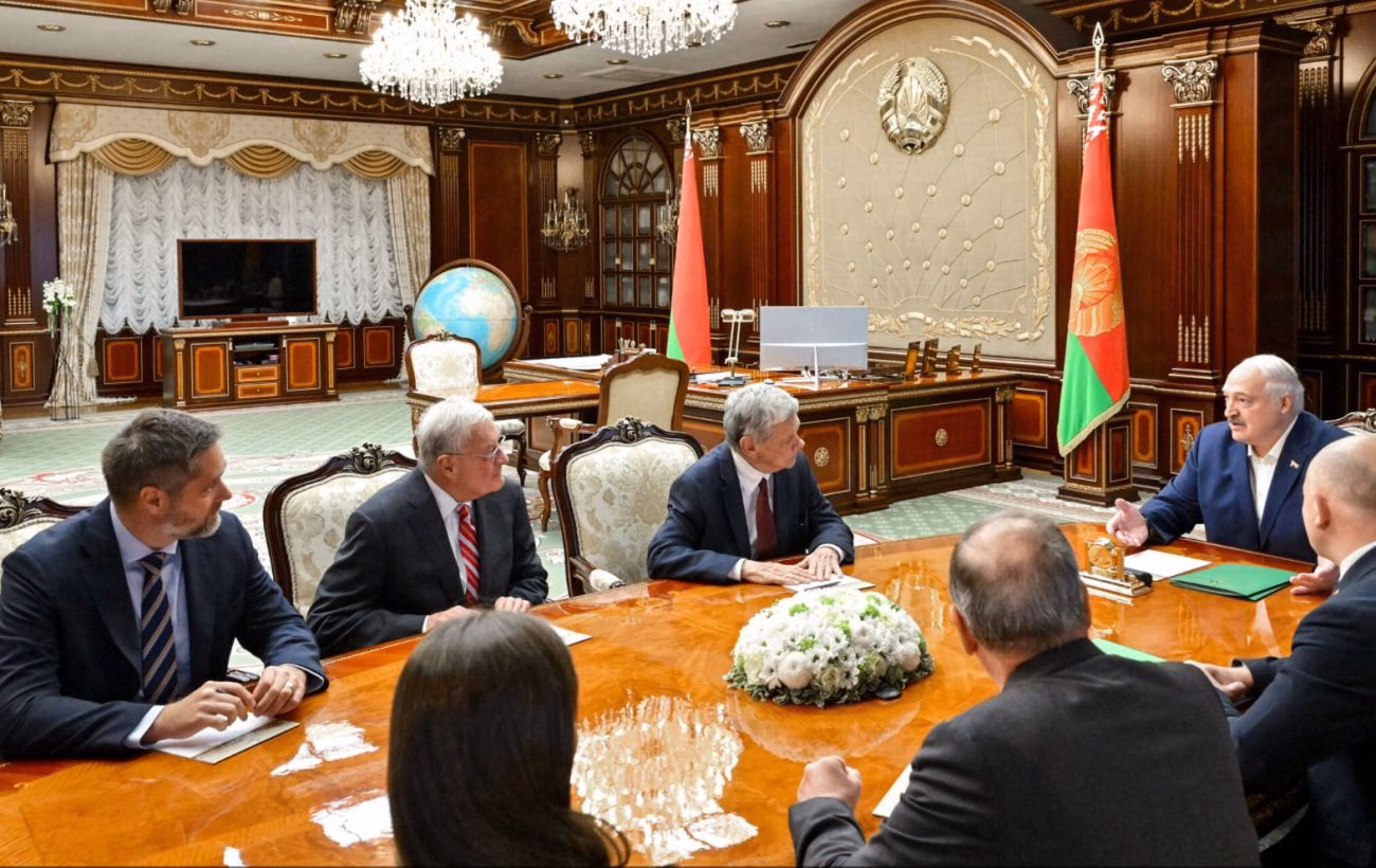 Марафонські переговори: Лукашенко і Келлог обговорювали деталі понад шість годин - ексклюзив NYT