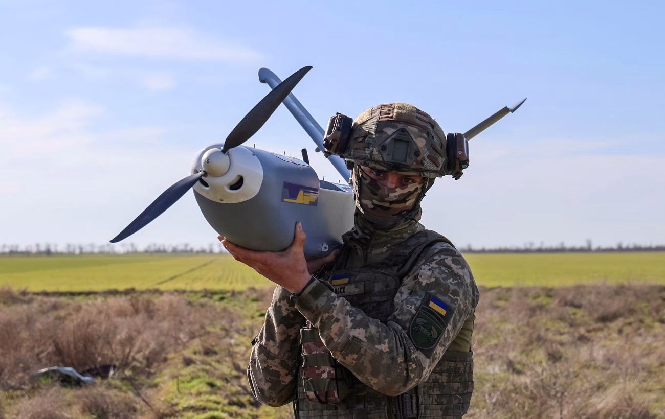 Російський паливний склад у вогні: Сили оборони зафіксували момент знищення (відео)
