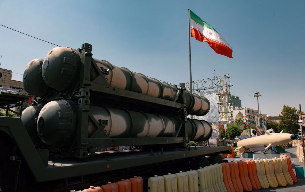 Іранські ракети націлені на американські бази в Катарі, повідомляють ЗМІ.