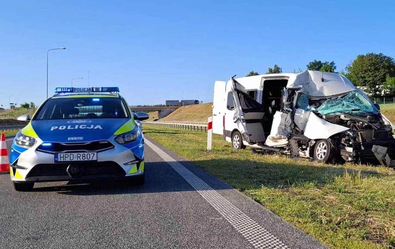 Аварія неподалік від Варшави: постраждали громадяни України в ДТП