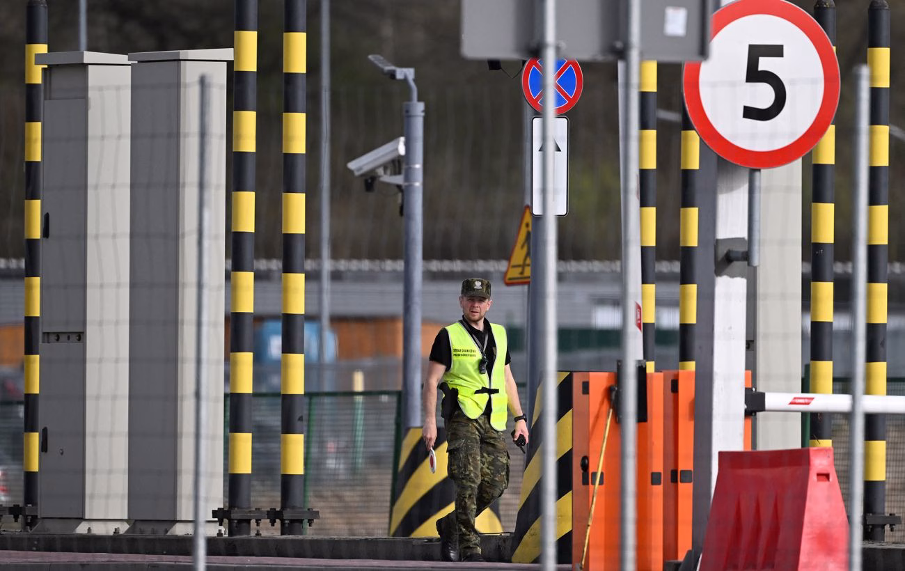 Туристичне попередження: тимчасове закриття пункту пропуску на кордоні з Польщею