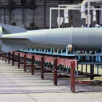 Украинские войска укрепляют защиту с новейшим анти-РЭБ дроном «Муравей» на гусеницах