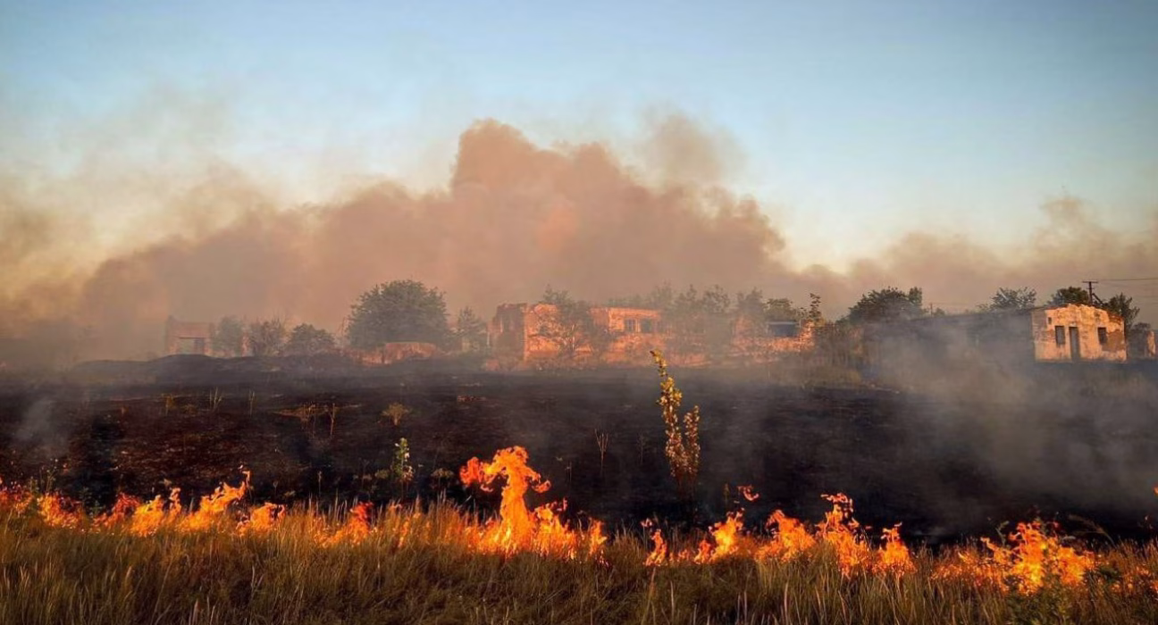Полум’я охопило Миколаївську область: понад 50 займань знищили будинки та господарства.