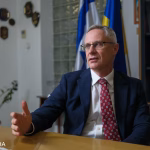 Спекотні дні з дощовими акцентами: прогноз погоди в Україні на сьогодні