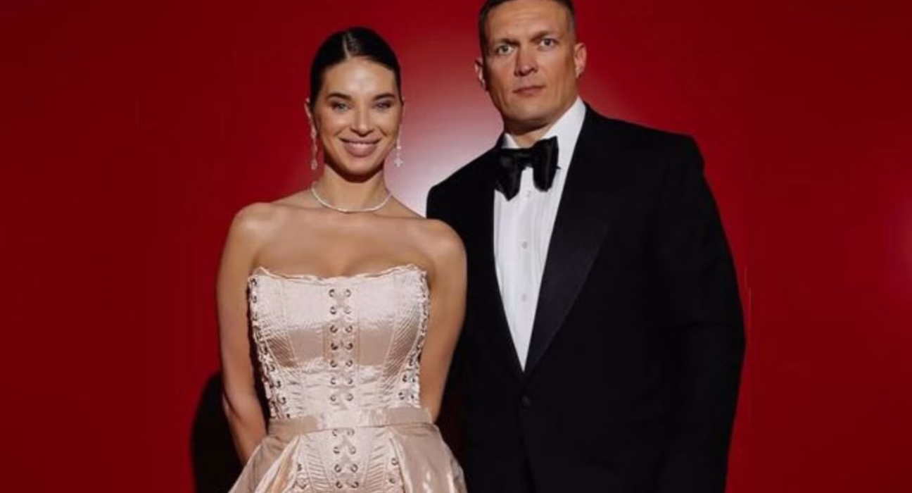 Чуттєві кадри Усика та його дружини: "Щирість і чарівність"