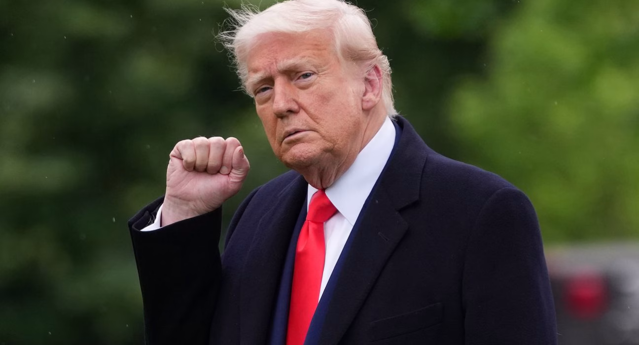 Трамп подав позов проти WSJ за статтю про пікантний подарунок від Епштейна