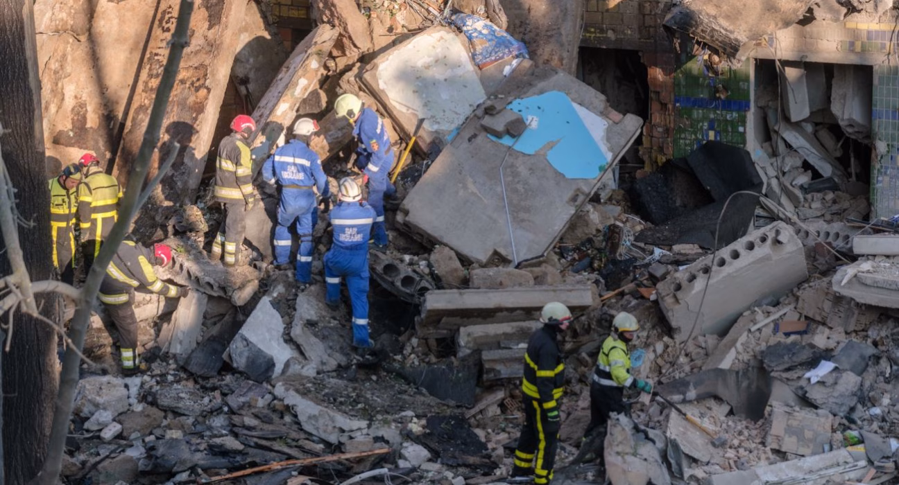 Рятівний гайд: стратегії виживання під завалами від ДСНС, що рятують життя