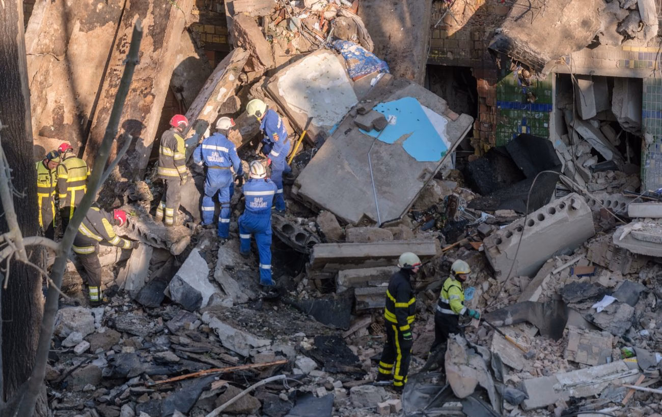 Рятівний гайд: стратегії виживання під завалами від ДСНС, що рятують життя