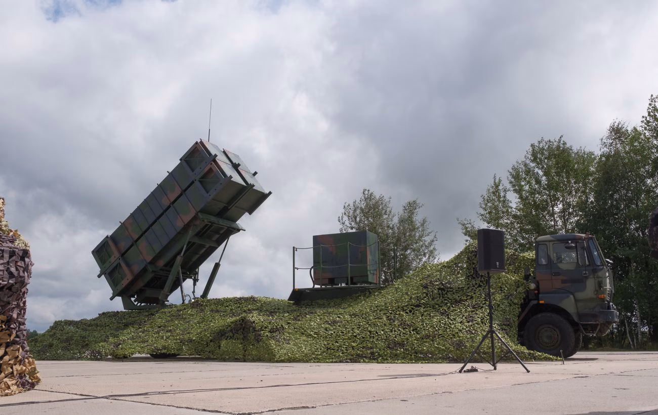 США тимчасово призупинили постачання зброї в Україну на місяці, - NYT