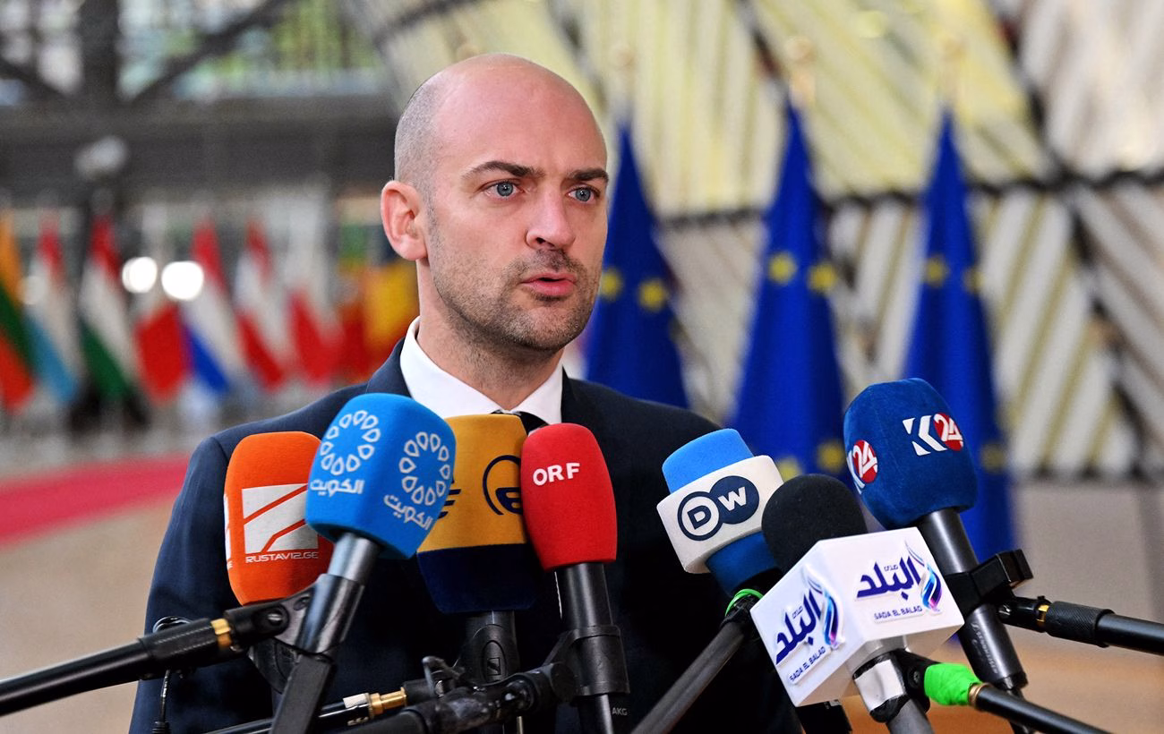 ЄС ініціює новий раунд обмежувальних заходів для стимулювання діалогу з Москвою.