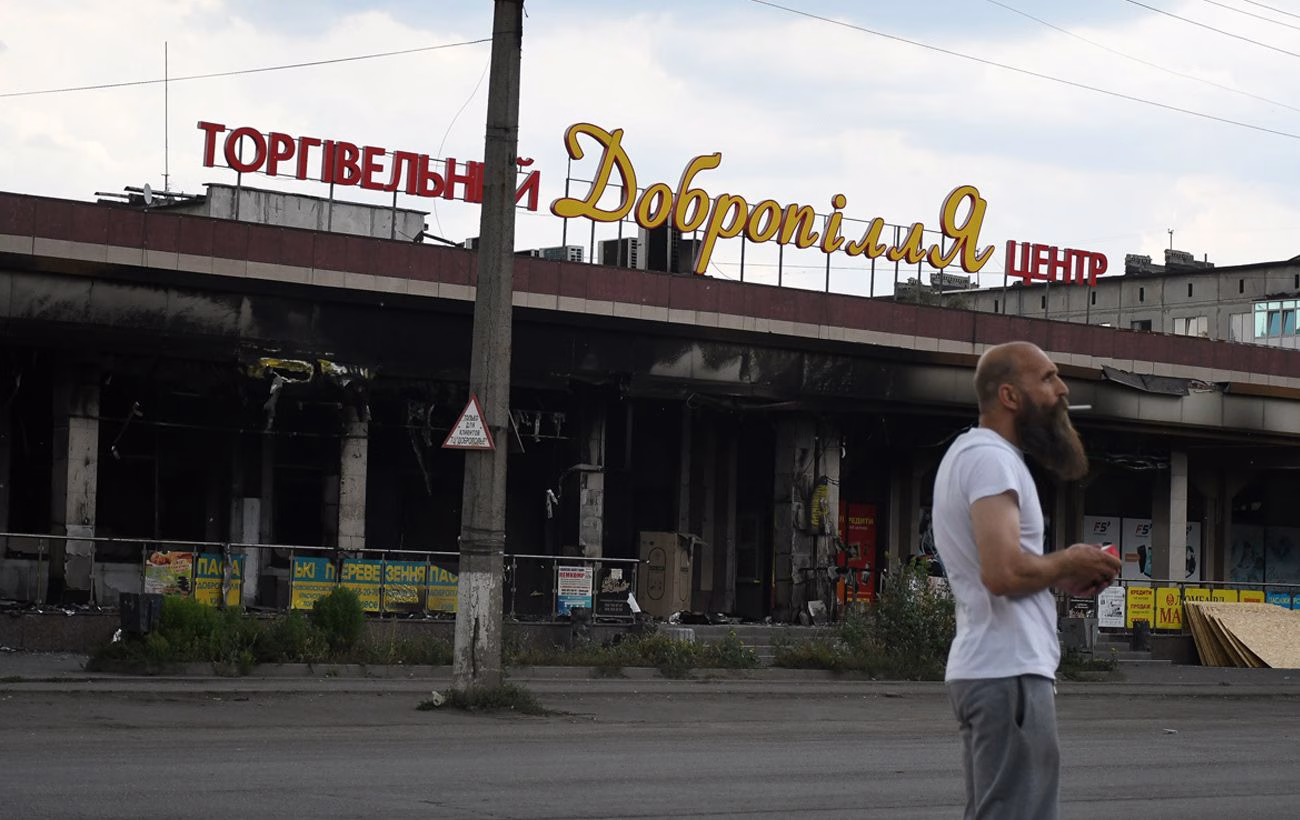 Добропілля у вогні: як Росія використовує дрони та КАБи для атаки на місто