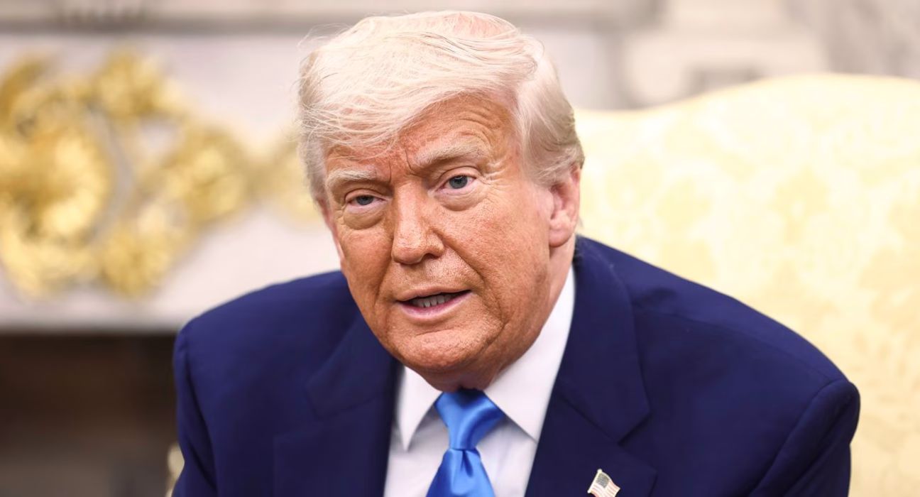 Трамп анулював 9 мільярдів доларів на міжнародну підтримку та державне мовлення.