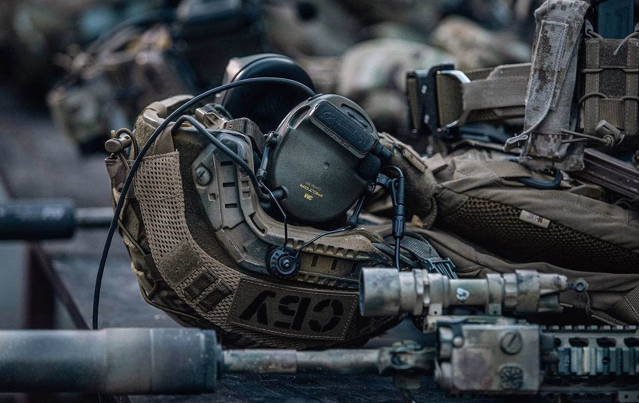 Затримано 15 підпільних ділків СБУ за торгівлю зброєю з передової на чорний ринок