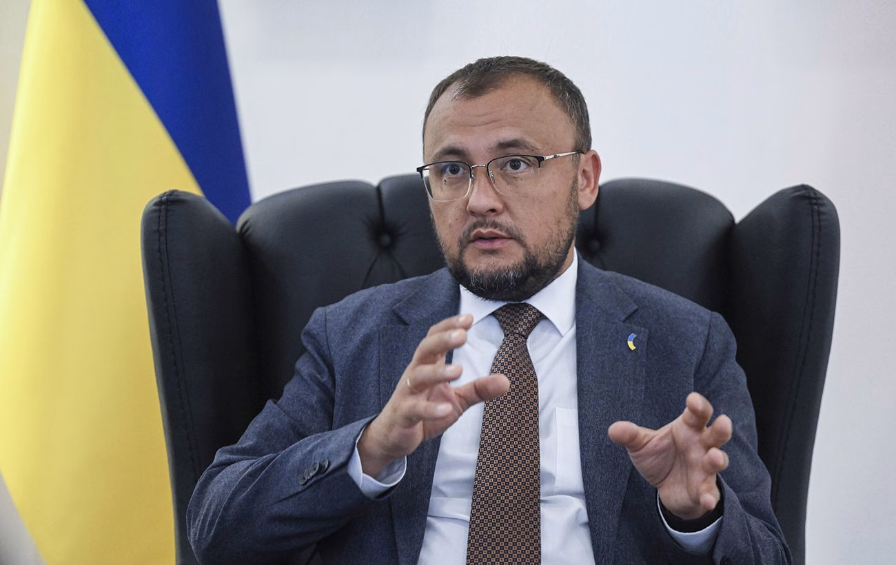 Більше двох третин українців хочуть повернутися з-за кордону за умови дотримання певної умови, - посол.