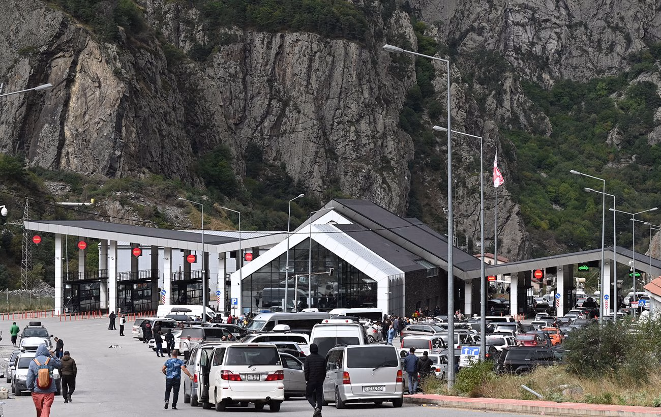 Грузинський уряд збільшить житлову зону для українських громадян, які чекають на кордоні з Росією