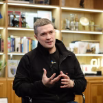 AirPods Pro 3: перші деталі про навушники майбутнього від Apple