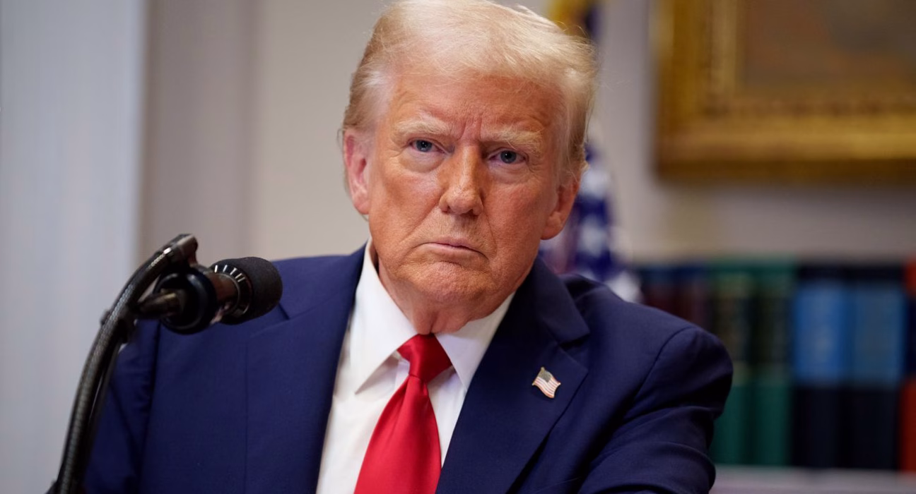 Трамп наполегливо доручив своїй команді оперативно організувати переговори з Путіним і Зеленським, - повідомляє CNN.