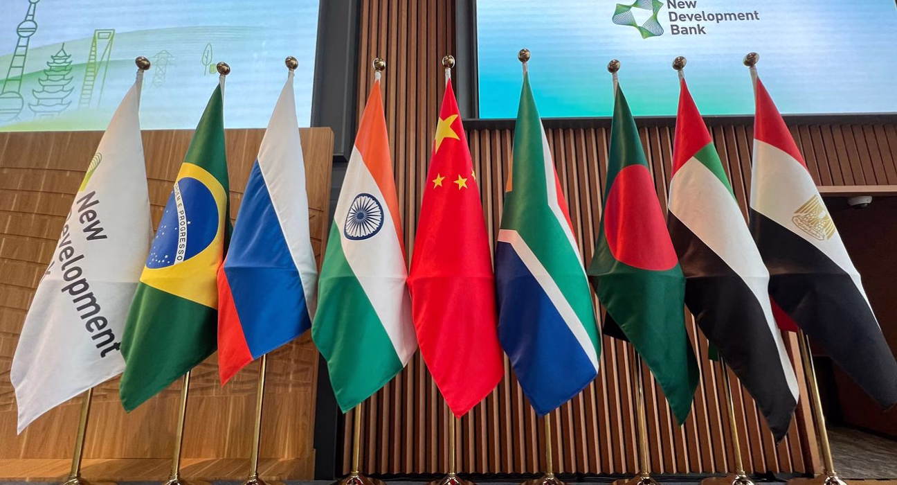 Бразильський лідер ініціює дискусію з БРІКС щодо тарифної політики Трампа.