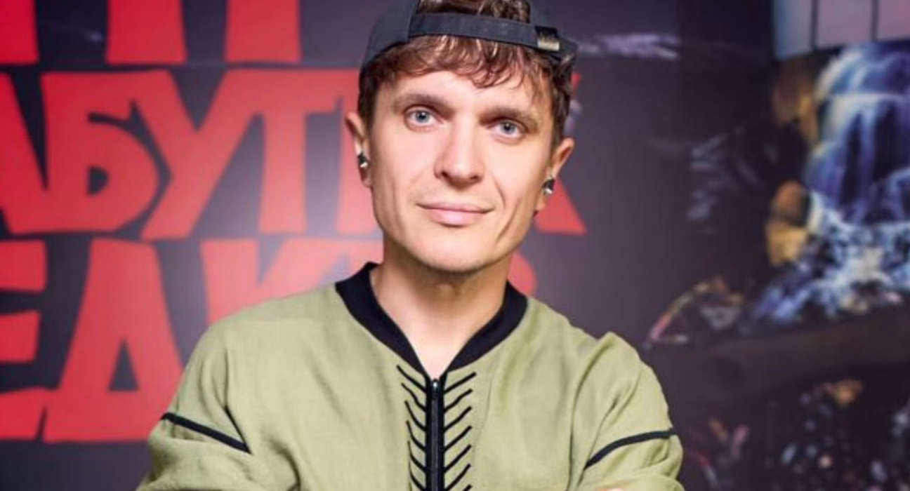 Травма змінила плани: Анатолій Анатолійович продемонстрував загіпсовану ногу