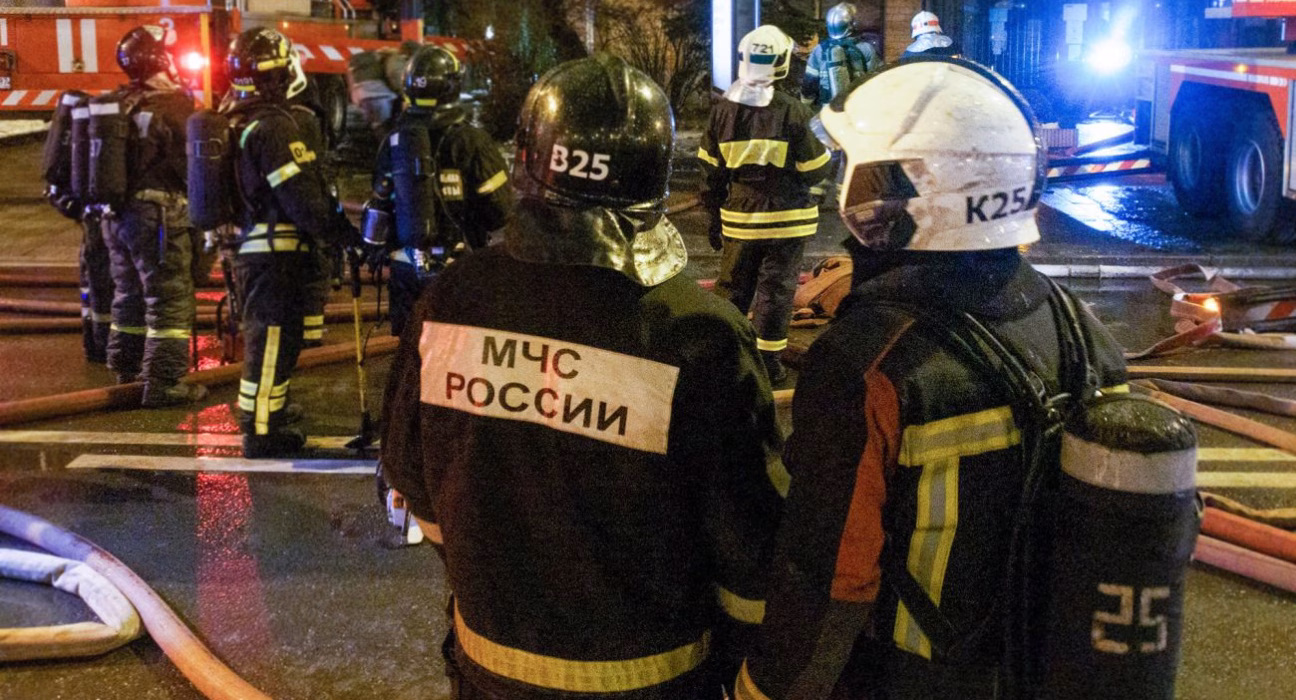 Таємничі дрони здійснили наліт на Саратов: поблизу НПЗ спалахнула пожежа