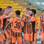 Незначительное снижение курса доллара и евро в обменных пунктах