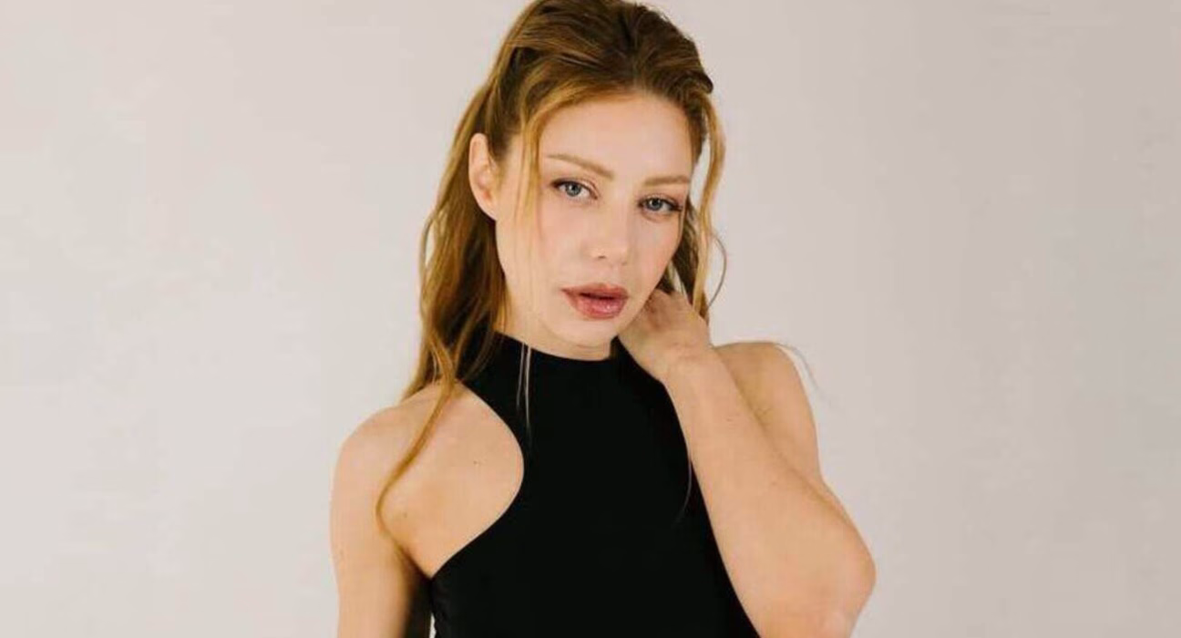 Кароль у модних окулярах: гармонія спорту та жіночності з ноткою зухвалості.