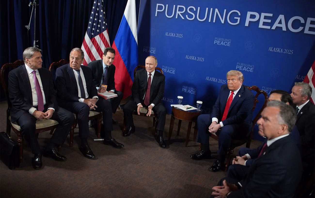 Таємна зустріч: Трамп і Путін розпочинають переговори у форматі "три на три" без прес-конференції