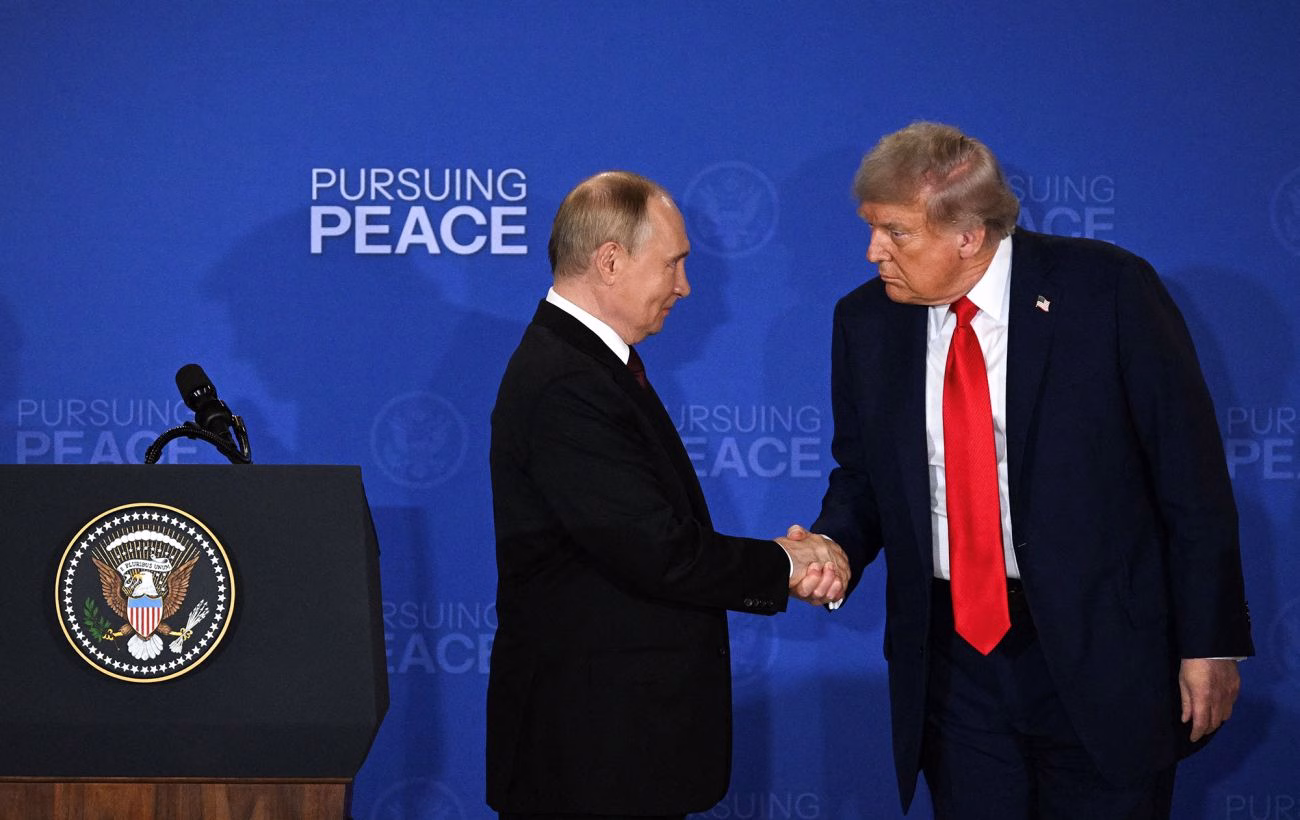 Неочікувана зустріч на Алясці: Трамп, Путін і таємні переговори про можливу "угоду"