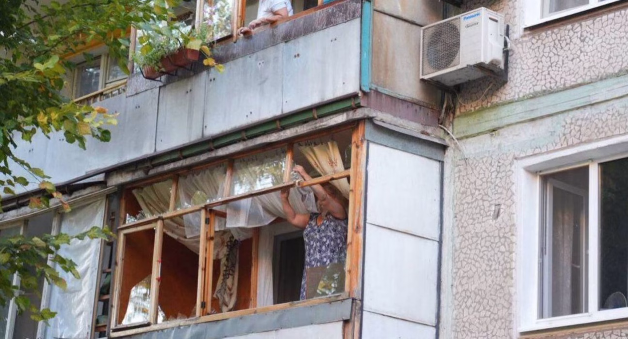 Наслідки ракетного удару по Запоріжжю: перші кадри з ОВА