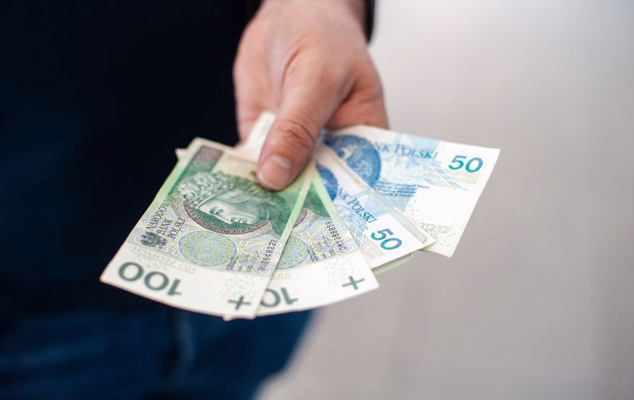 Польський злотий продовжує падіння відносно гривні другий день поспіль