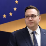 Президент США посилив покарання за наругу над національним прапором