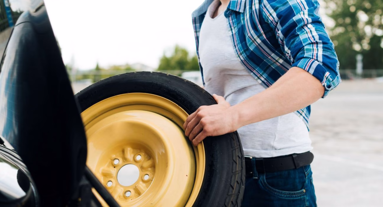 Запаска без клопоту: швидкий спосіб заміни колеса для водія