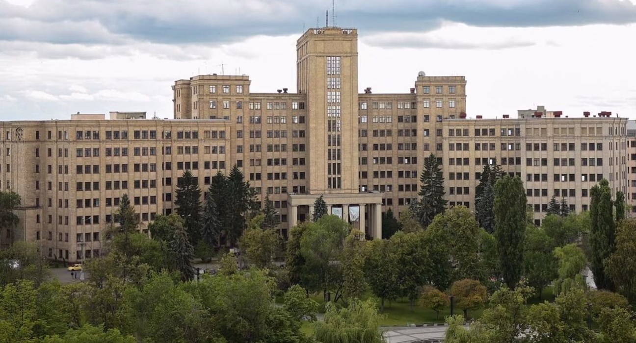 Провідний український виш відновлює очне навчання після трьох років.