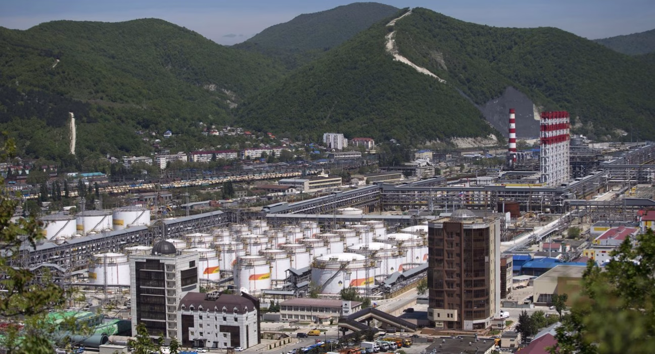 Китайські нафтові гіганти переходять на інноваційні види пального, відмовляючись від бензину