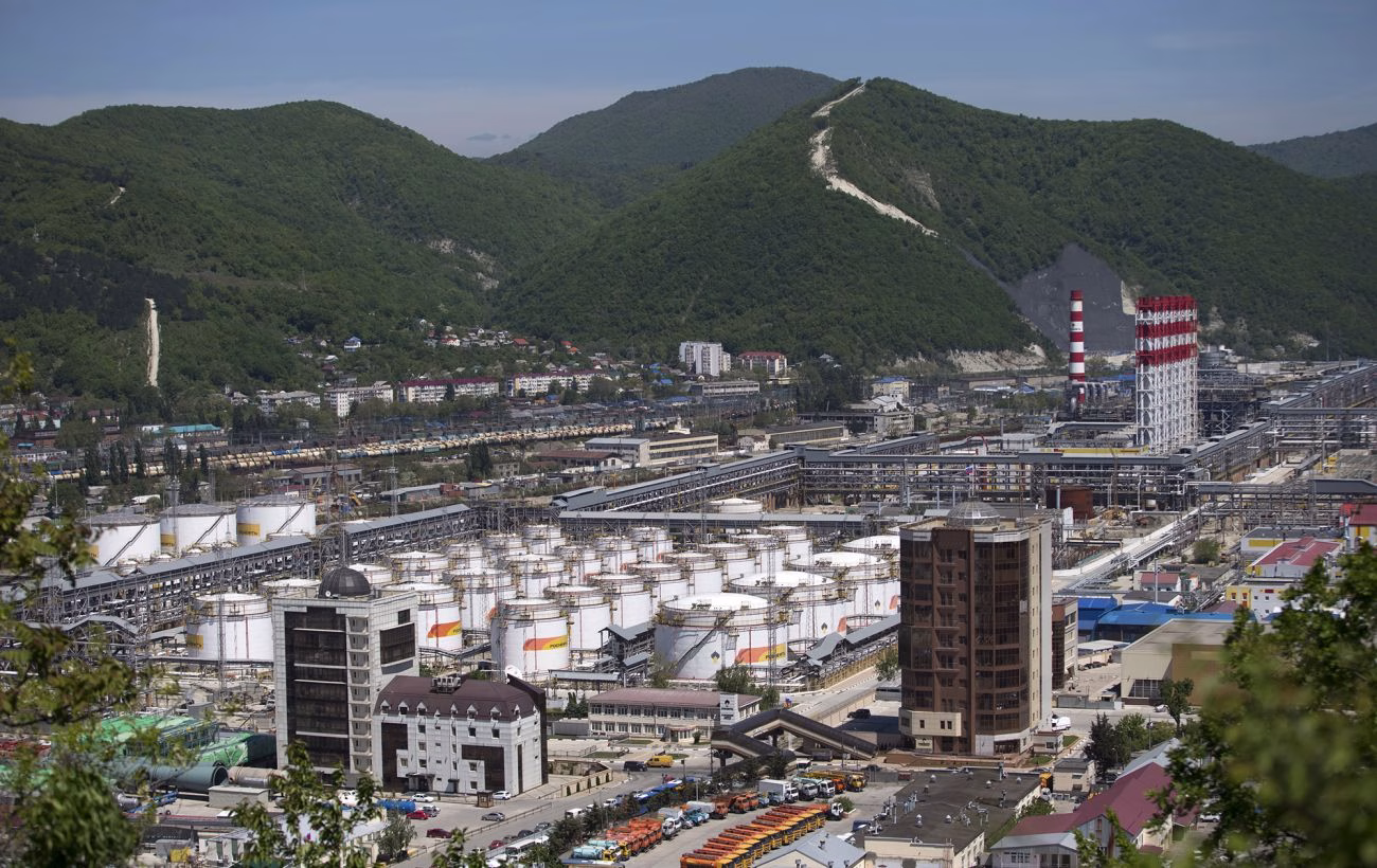 Китайські нафтові гіганти переходять на інноваційні види пального, відмовляючись від бензину