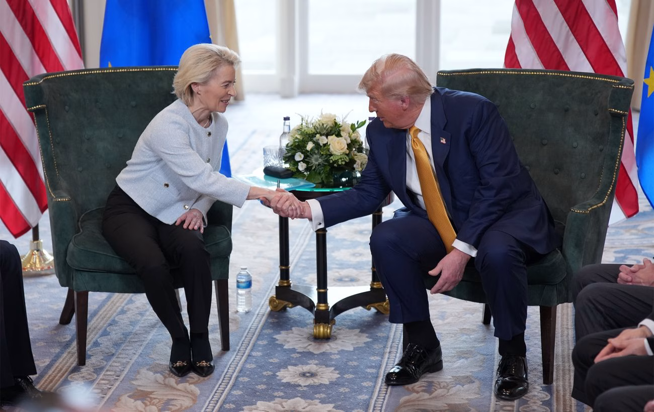 Урсула фон дер Ляєн обговорила з Трампом наслідки масованої атаки Росії на Київ