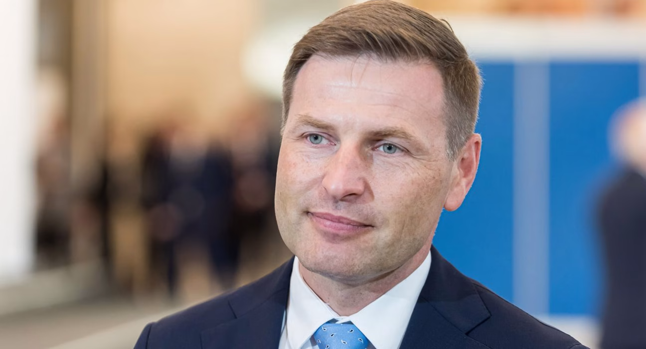 НАТО обговорює перспективи розміщення військового контингенту в сусідній з Росією країні.