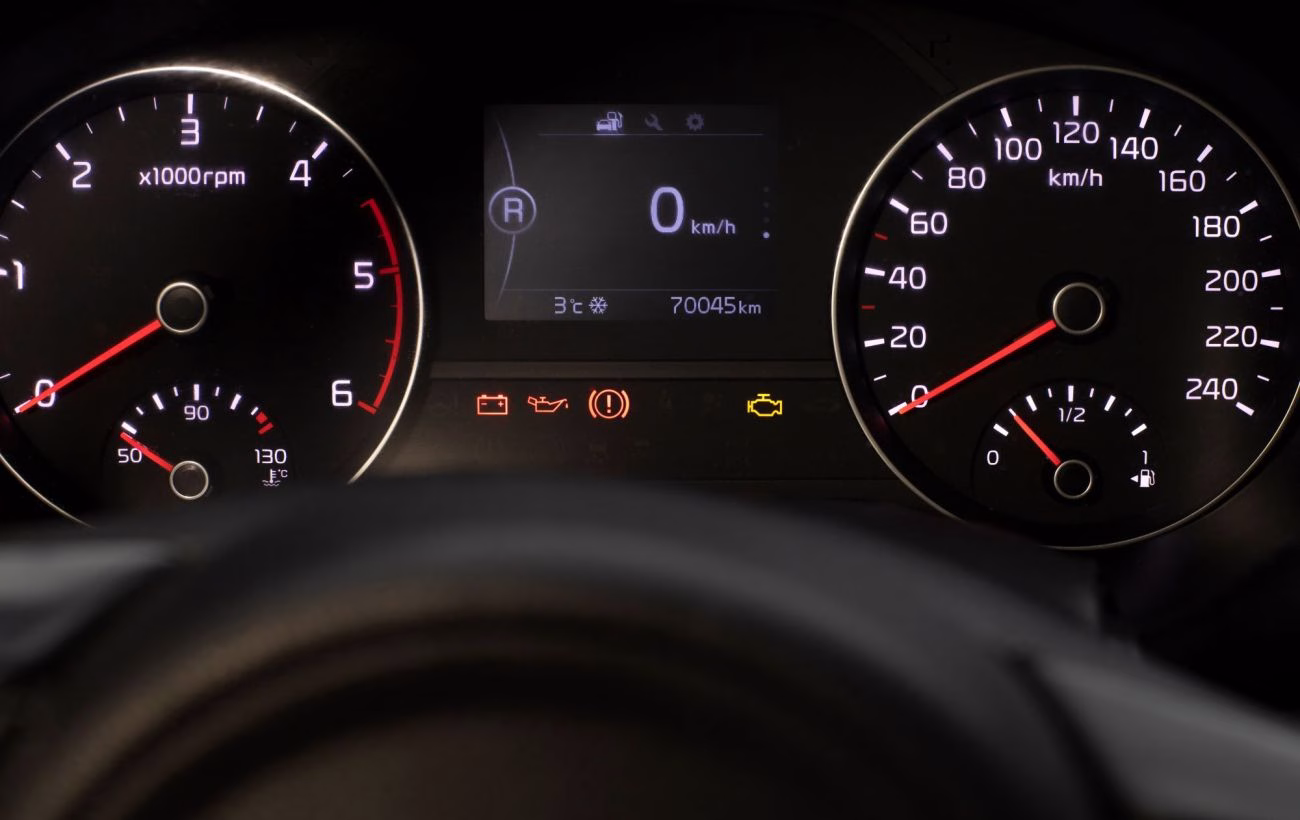 Незвичайні символи на приладовій панелі: що намагається сказати ваш автомобіль?