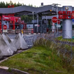 Російська ракета вдарила по відділенню “Укрпошти” в Києві: ексклюзивні фото подій