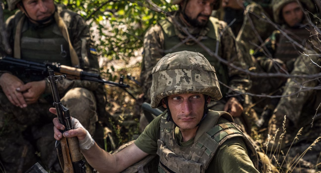 Понад 180 нападів і численні російські авіанальоти: оновлені бойові карти від Генштабу